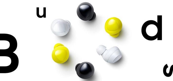 Samsung Galaxy Buds_White_lifestyle_-1.jpg?itok=DnHjgiUb